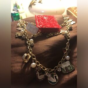 🎄Christmas Necklace with Pearls- $25 or $20 w/offer 152A